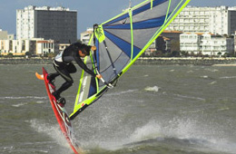 Faire de la planche à voile à La Rochelle